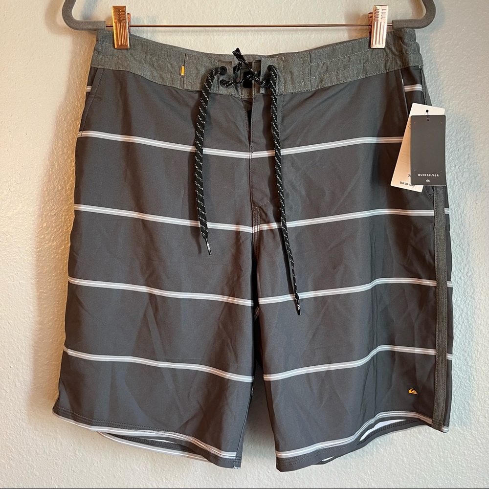 Quicksilver Mens Liberty Overboard Beach Shorts Size 31